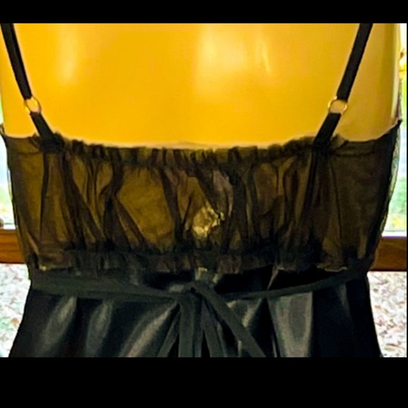 ▪️VERA WANG▪️Black & Nude Ruffle Trim Mesh & Satin Slip Chemise Lingerie - Picture 4 of 6
